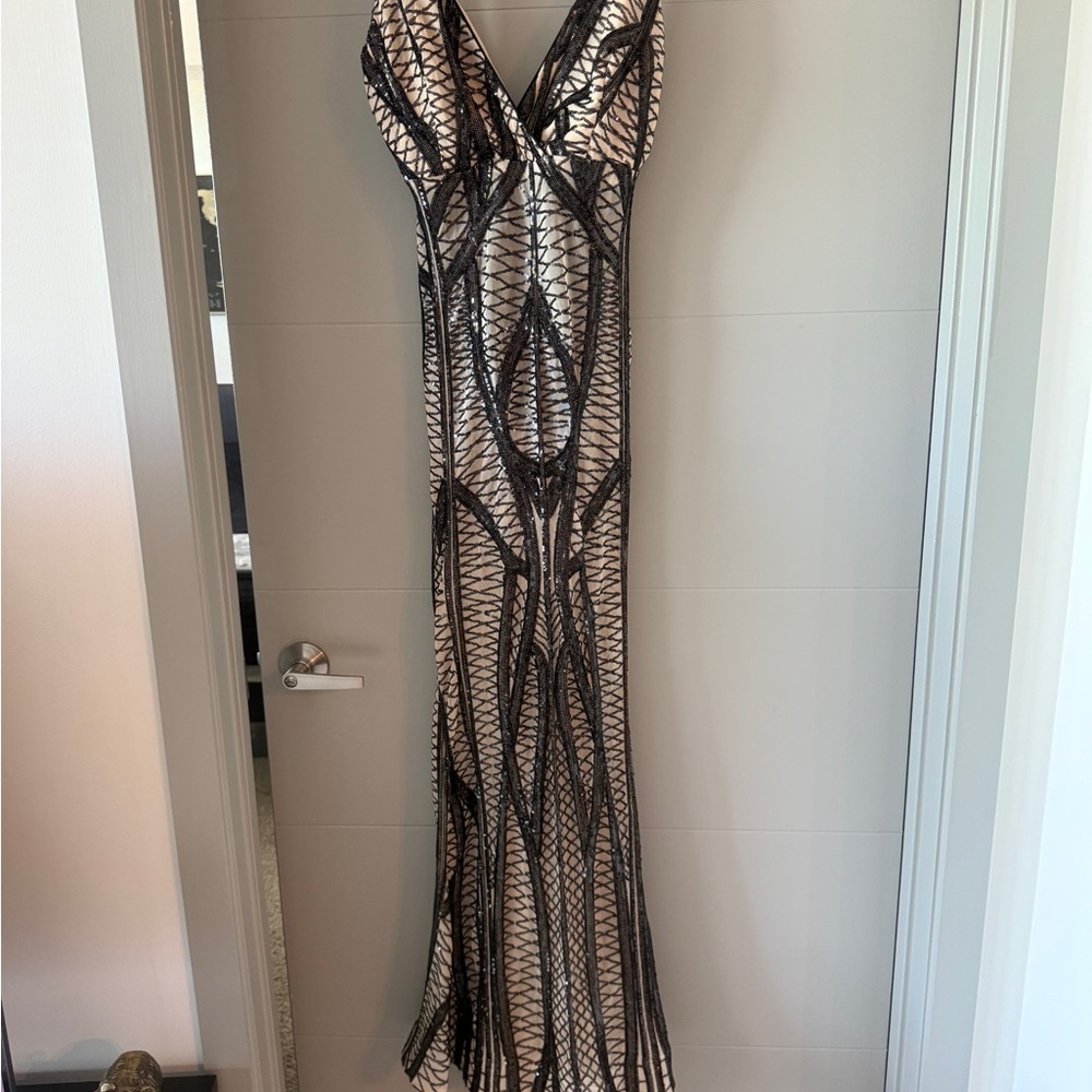Black and Cream Sequins Patterned Maxi Dress